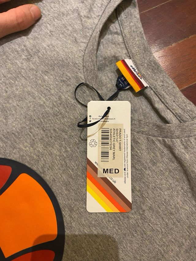 Camiseta Ellesse gris NUEVA con etiquetas