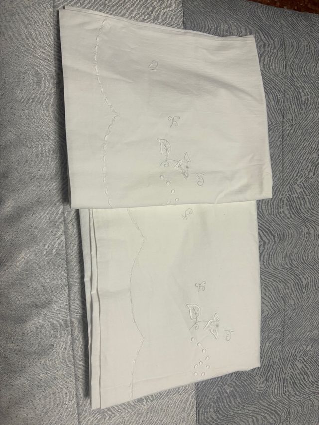 Juego sábanas 105 bordadas dos piezas