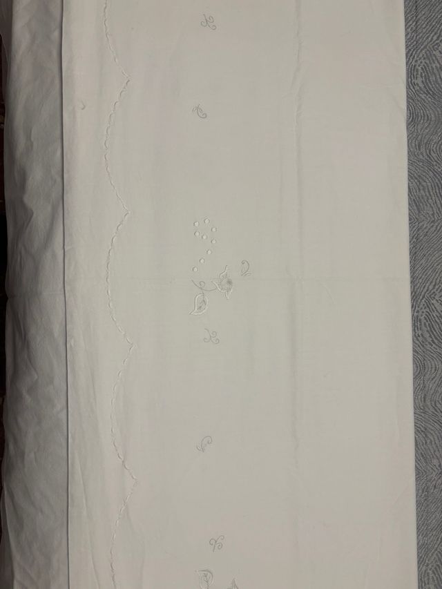 Juego sábanas 105 bordadas dos piezas