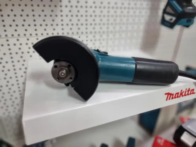 Amoladora Makita 9557NB