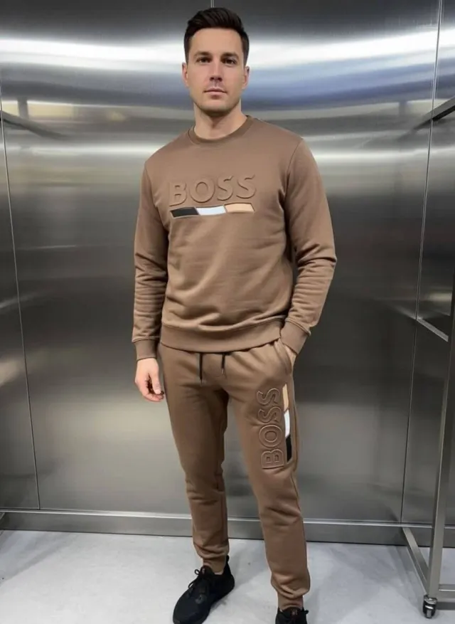 Conjunto deportivo BOSS verde oliva