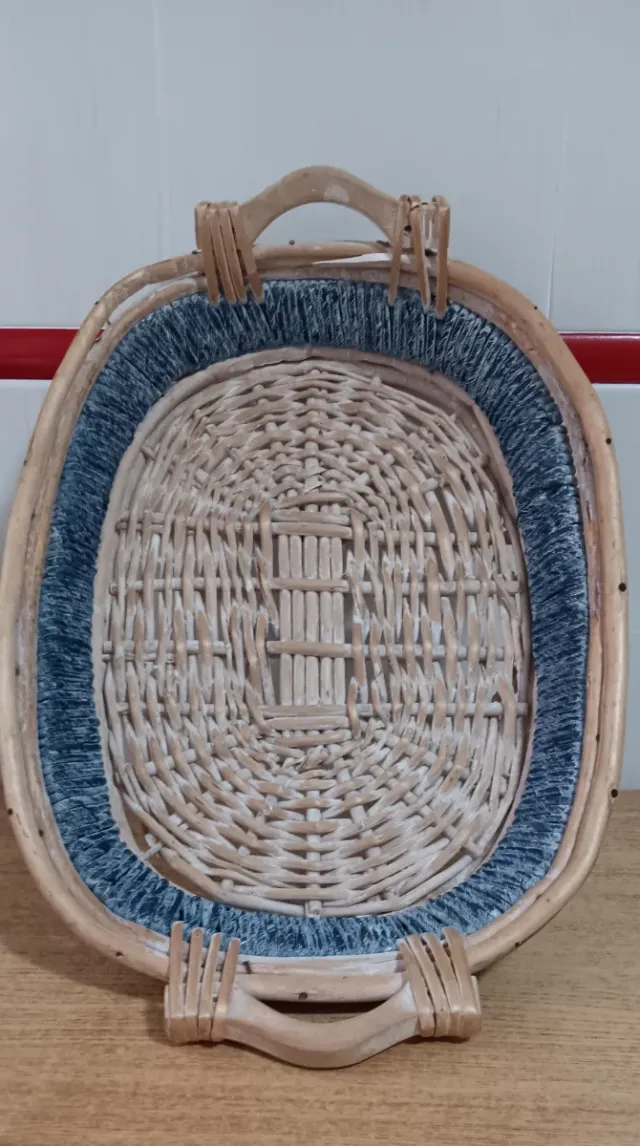 Cesta bandeja mimbre ratán con asas madera