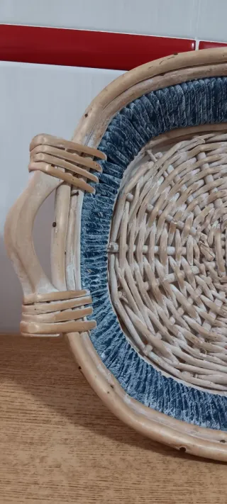 Cesta bandeja mimbre ratán con asas madera