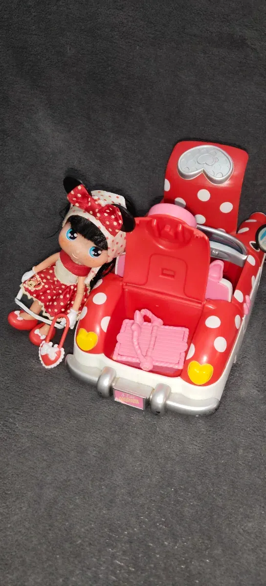Carro Minnie Mouse com Boneca
