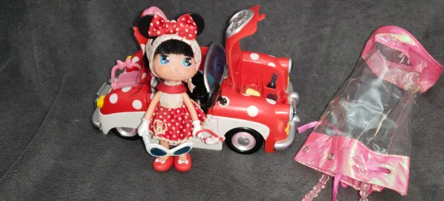 Carro Minnie Mouse com Boneca