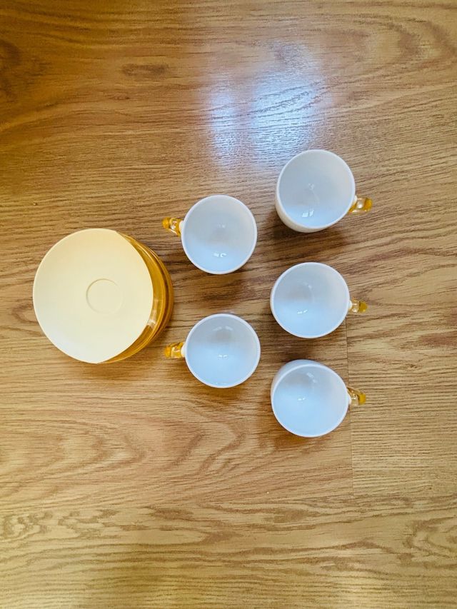 Juego Tazas Café Guzzini Blanco y Amarillo