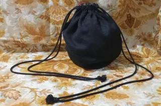 Bolsa de senhora antiga em tecido