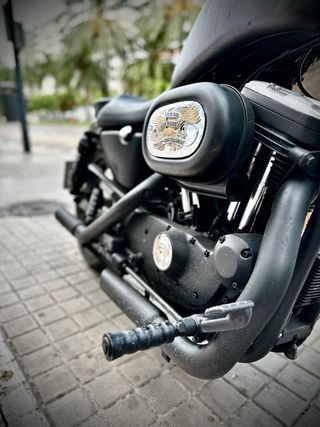 Harley Davidson XLH 883 Custom Negra