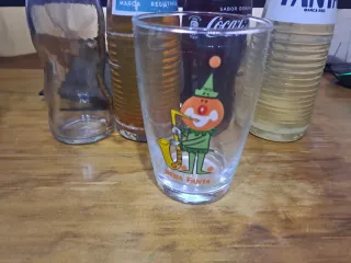 Set di 4 bottiglie di soda vintage