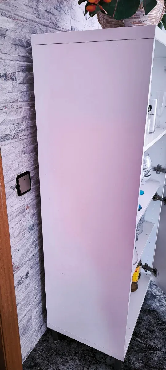 Mueble Ikea besta blanco brillo y cristal