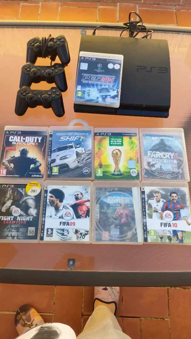 Consola PlayStation 3 Negra + 3 Mandos + Juegos