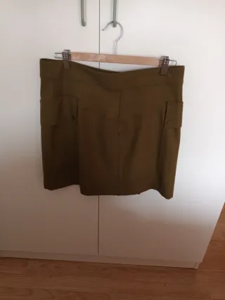 Falda mini verde militar invierno