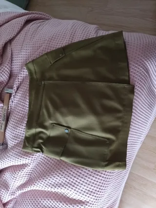 Falda mini verde militar invierno
