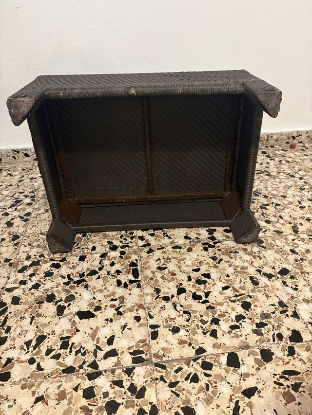 Mesa auxiliar rectangular mimbre y metal