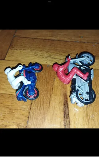 2 Motos de Juguete con Pilotos colección