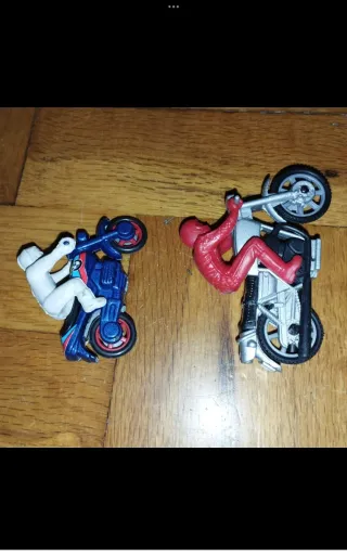 2 Motos de Juguete con Pilotos colección