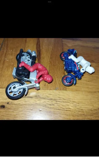 2 Motos de Juguete con Pilotos colección