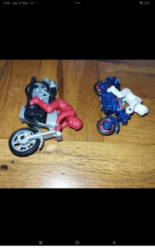 2 Motos de Juguete con Pilotos colección