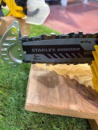Sierra de poda Stanley V20