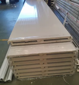 Paneles Sándwich Almacén. Sevilla. Montaje. Portes