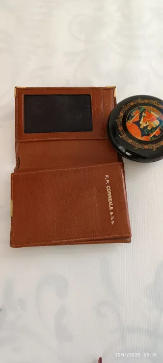 Portafoglio vintage pelle cuoio con dettagli oro