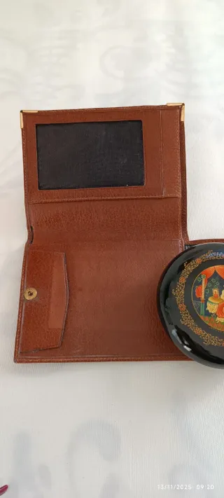 Portafoglio vintage pelle cuoio con dettagli oro