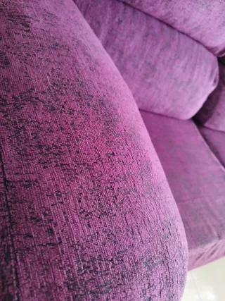 Sofá de 2 plazas morado y negro