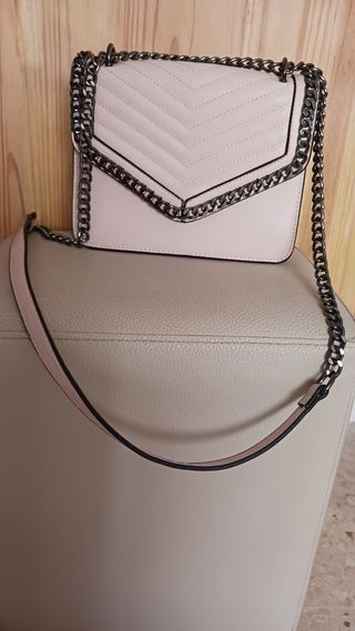 Bolso rosa con cadena/ cartera
