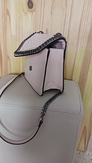 Bolso rosa con cadena/ cartera