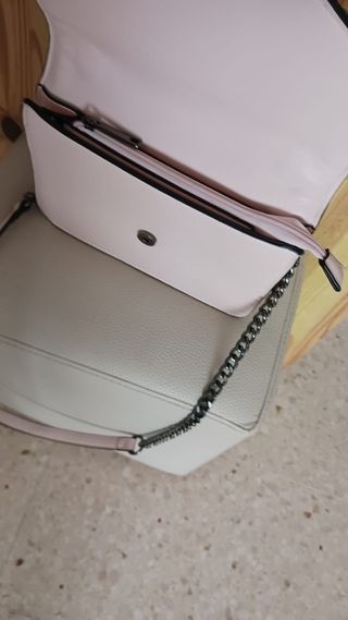 Bolso rosa con cadena/ cartera