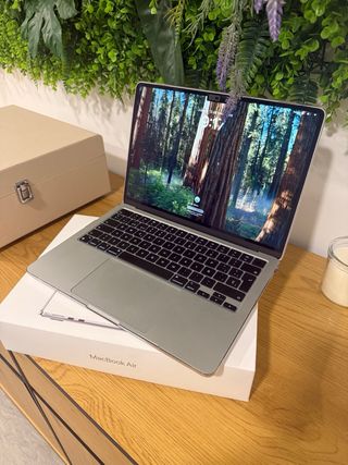 MacBook Air M3 – 16GB / 512GB – 2025. Como Nuevo