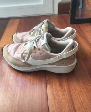 Zapatillas Nike Beige y Rosa