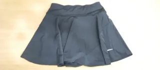 Falda-short corta negra deportiva
