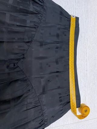 Falda negra seda natural talla 38