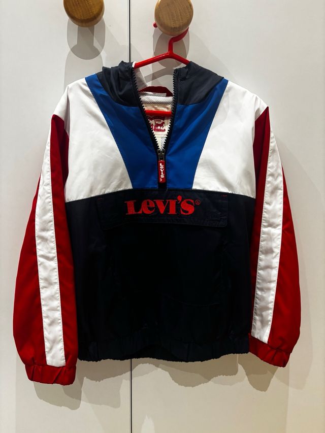 Chubasquero Levi's 4 años