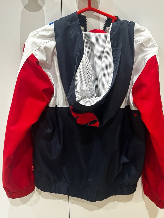 Chubasquero Levi's 4 años