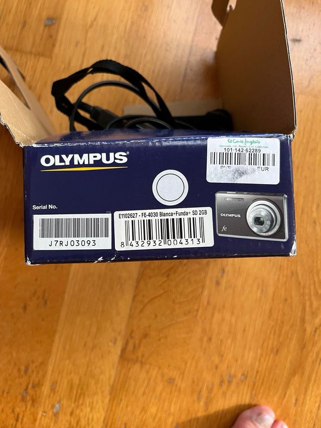 Cámara Olympus Digital Blanca 14MP