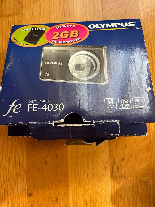 Cámara Olympus Digital Blanca 14MP