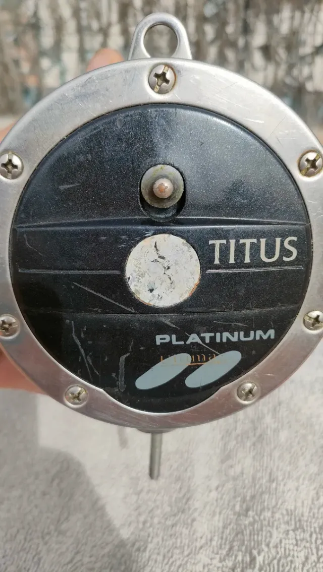 Carrete de pesca Titus Platinum