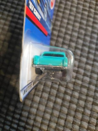 Hot Wheels '57 Chevy 1:64 Turquesa