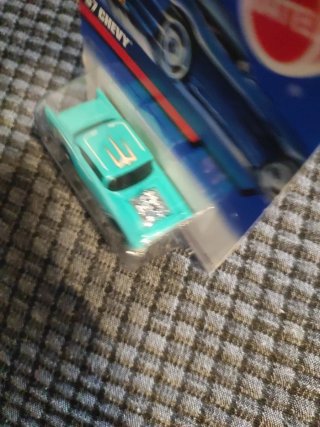 Hot Wheels '57 Chevy 1:64 Turquesa