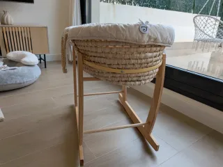 Moisés Pasito a Pasito Mimbre con colchón nuevo