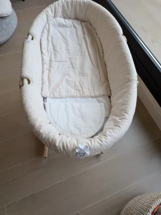 Moisés Pasito a Pasito Mimbre con colchón nuevo