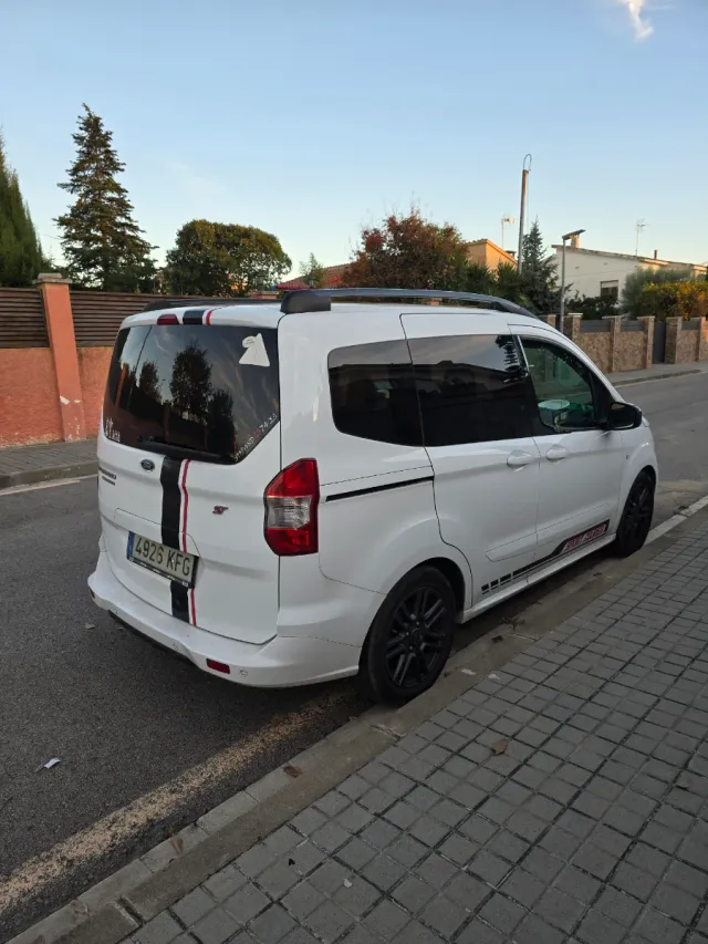 Ford Tourneo Courier 2017