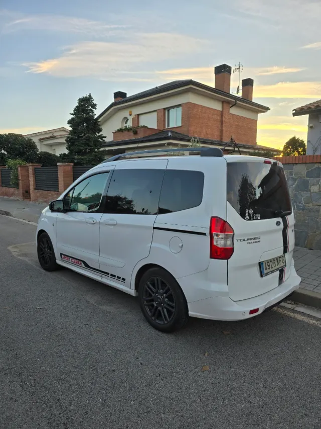 Ford Tourneo Courier 2017