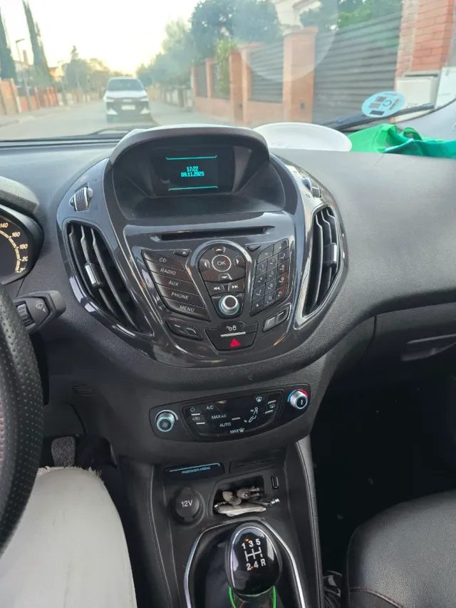 Ford Tourneo Courier 2017