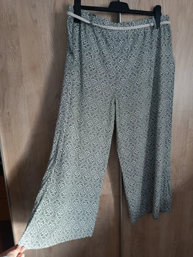 Pantalón ancho de verano con cinturón