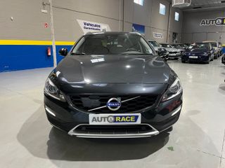 Volvo V60 CROSS COUNTRY D3 MOMENTUM 2017