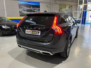 Volvo V60 CROSS COUNTRY D3 MOMENTUM 2017
