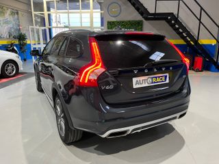 Volvo V60 CROSS COUNTRY D3 MOMENTUM 2017